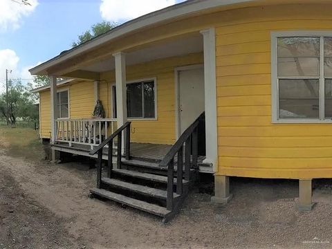 Photo of 673 Santa Fe Street, Brownsville, TX 78521 (MLS # 497976)