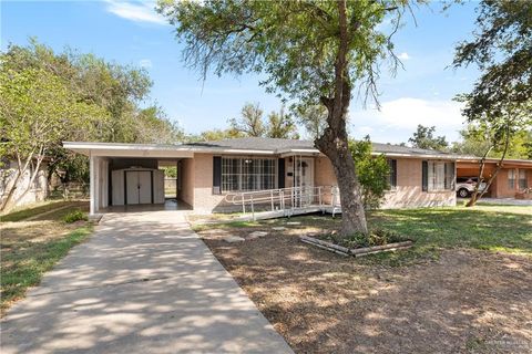 Photo of 1417 E Bowie Avenue, Harlingen, TX 78550 (MLS # 481201)