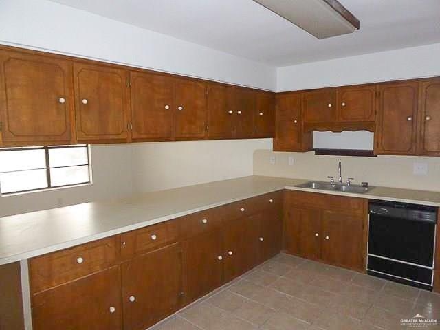 304 Hidden Valley Drive, Weslaco, Texas image 5