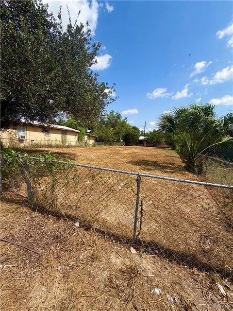 Vacant Land For Sale - 2506 Beaumont Avenue<br/> McAllen, TX 78501