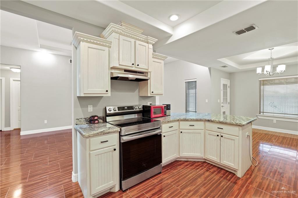 206 E Gabriella Avenue, Pharr, Texas image 7