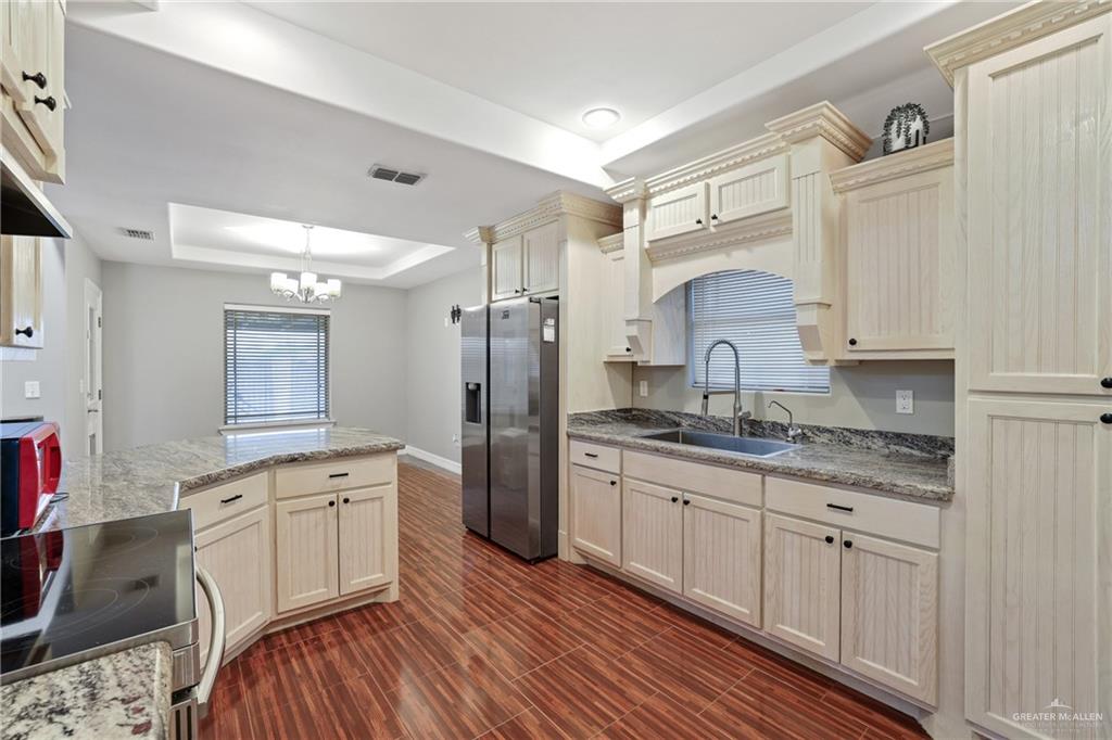 206 E Gabriella Avenue, Pharr, Texas image 5