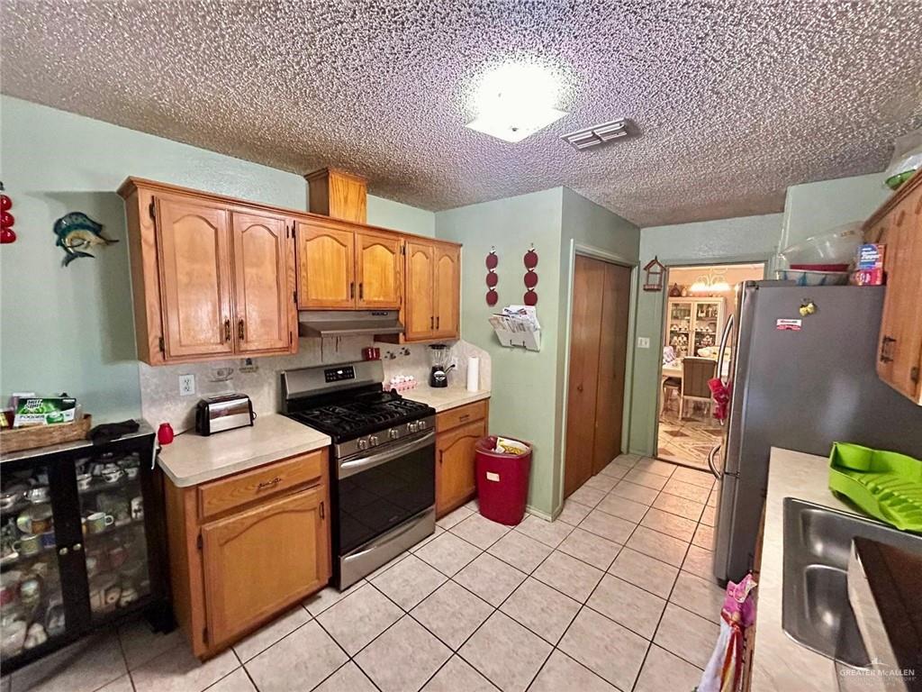 417 Charles Circle, Alamo, Texas image 4