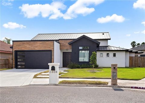 Photo of 2604 Cottonwood Street, Mission, TX 78574 (MLS # 492731)