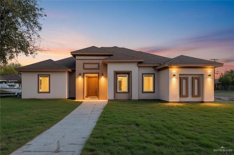 Photo of 1085 S 12th Street, Raymondville, TX 78580 (MLS # 490481)