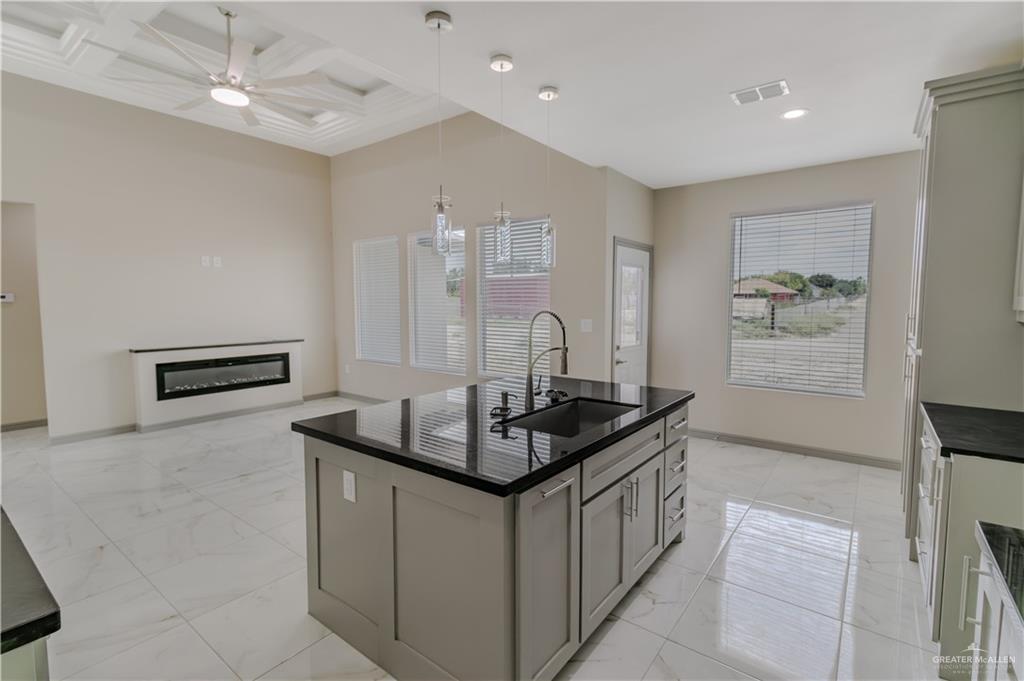 216 Nazareth, Rio Grande City, Texas image 2