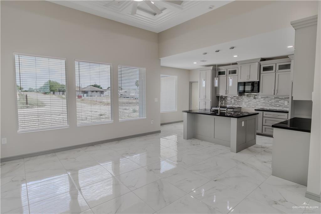 216 Nazareth, Rio Grande City, Texas image 4
