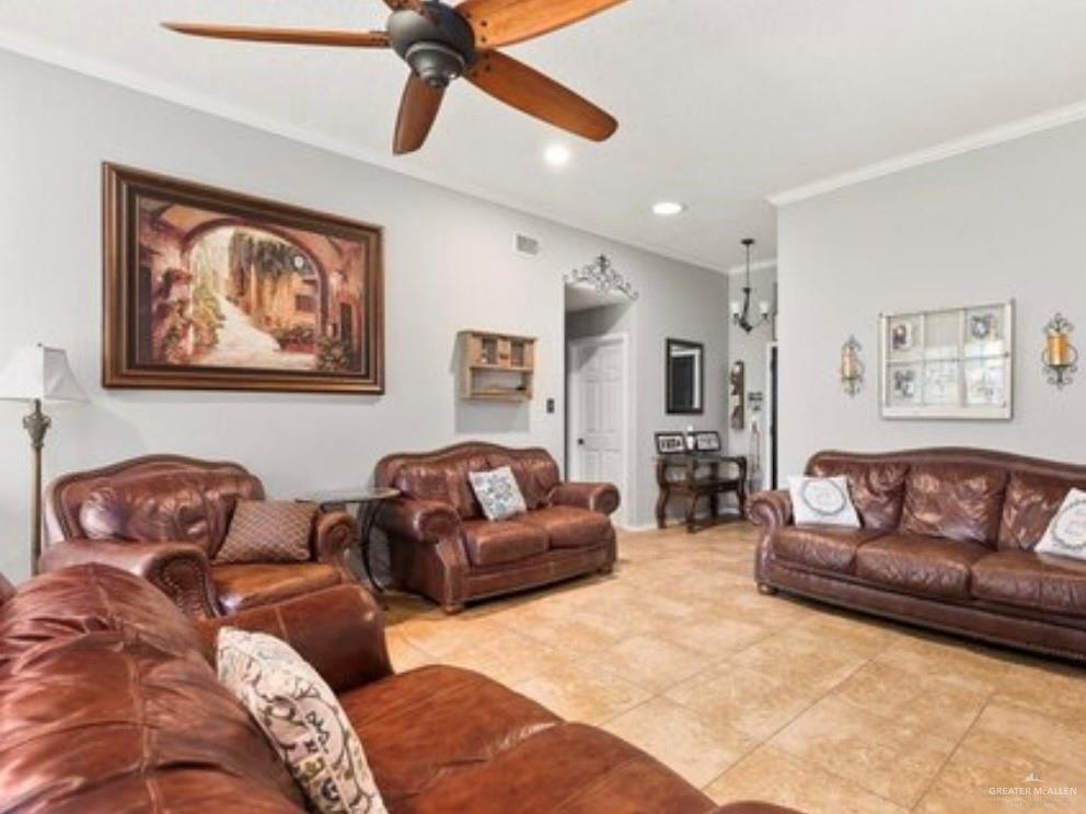 1719 Post Oaks Road, Edinburg, Texas image 4