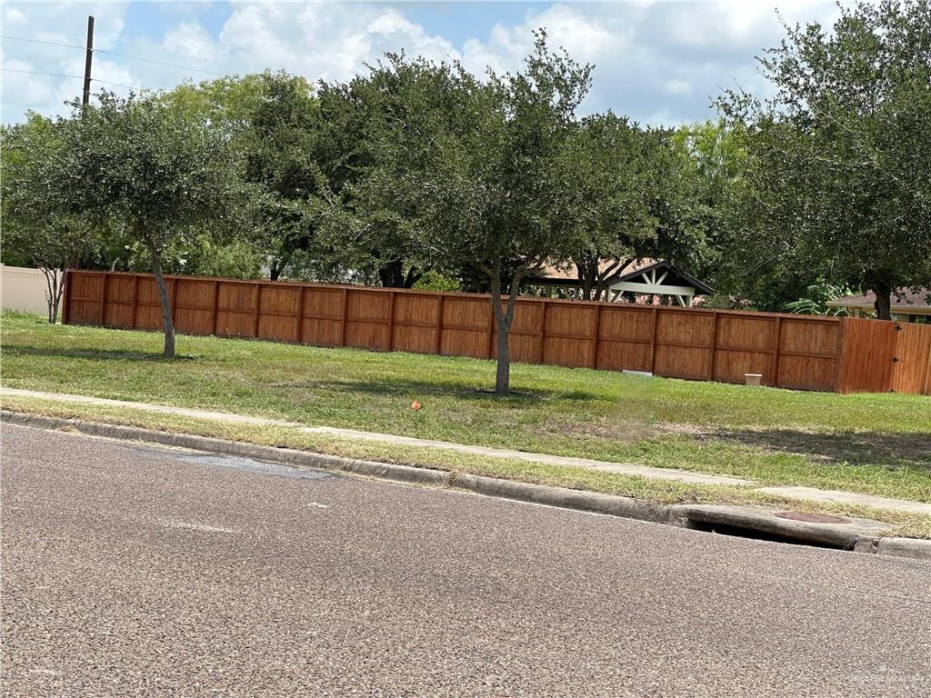 1222 13th Street, Harlingen, Texas image 4