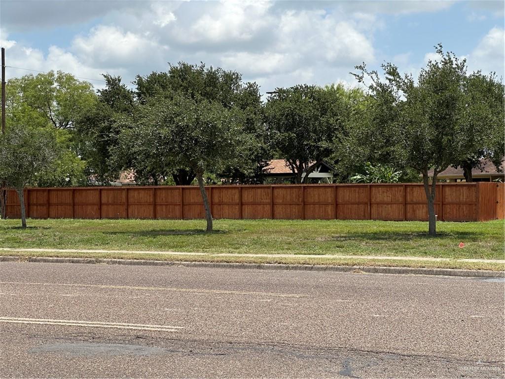 1222 13th Street, Harlingen, Texas image 2