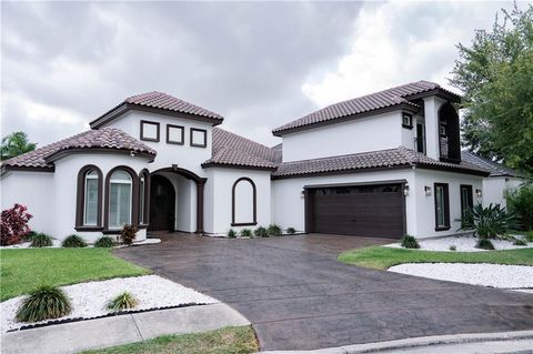 Photo of 611 S 1st Lane, McAllen, TX 78501 (MLS # 500075)