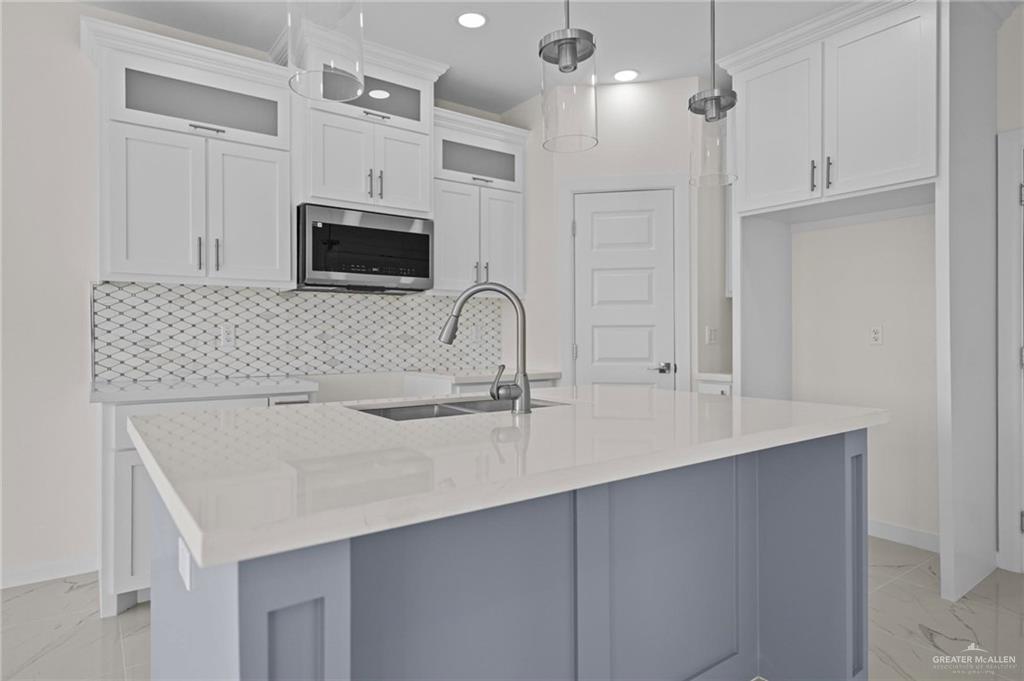 2610 E Solar Drive, Mission, Texas image 6