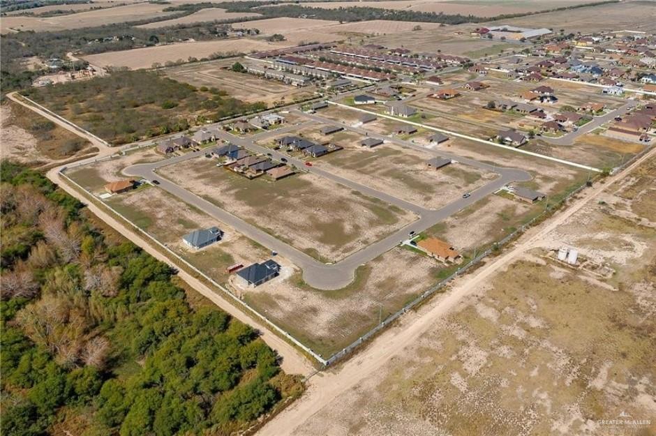 202 Paradise Street, Rio Grande City, Texas image 1