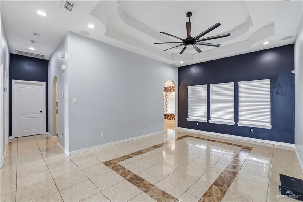 803 Grosbeak Avenue
