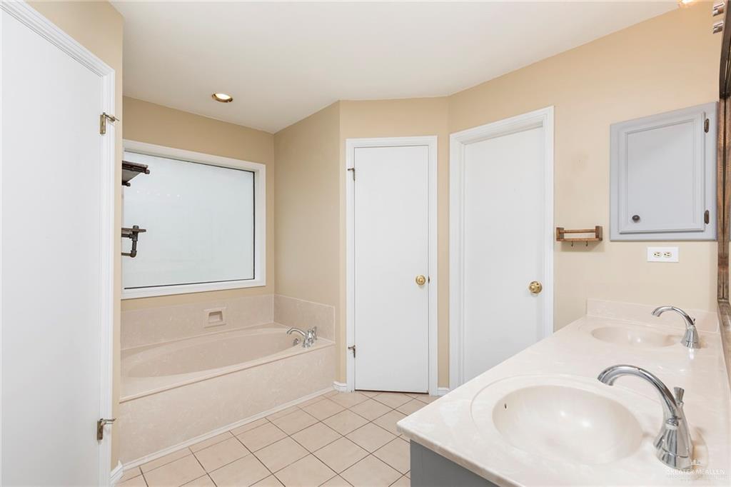 409 Kiwi Avenue, McAllen, Texas image 10