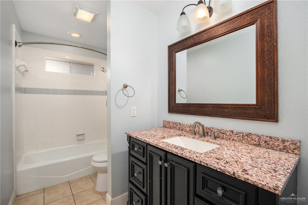 208 E Lark Avenue, McAllen, Texas image 14