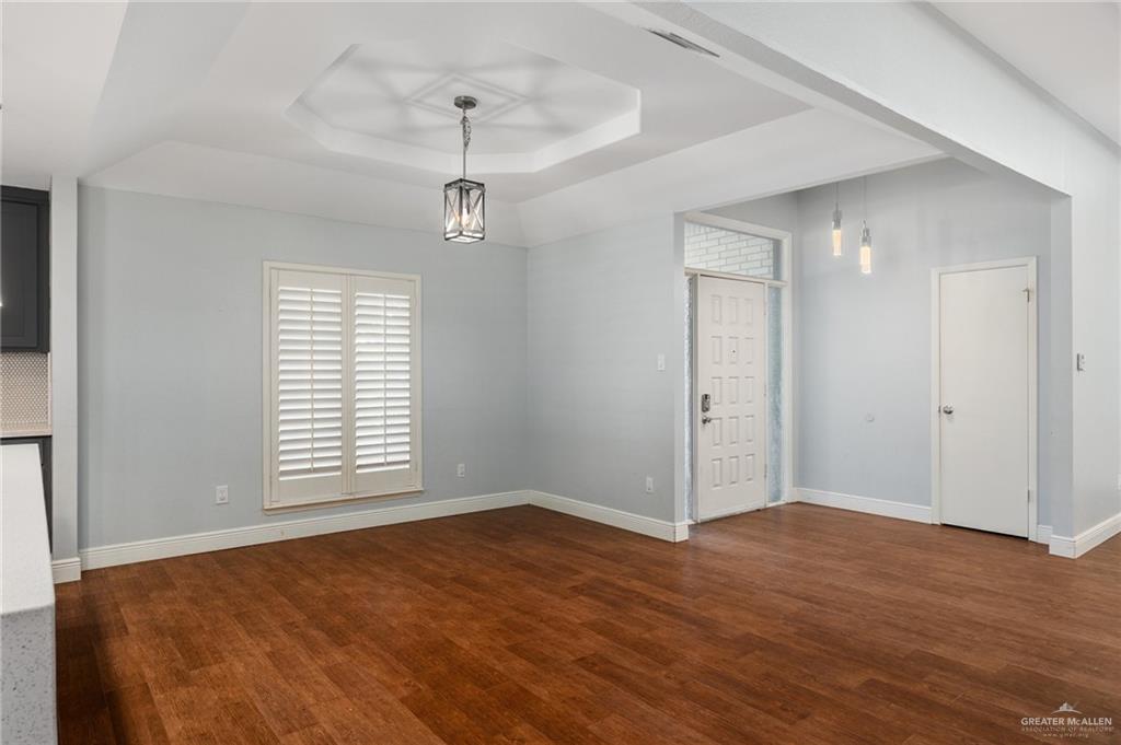 208 E Lark Avenue, McAllen, Texas image 4