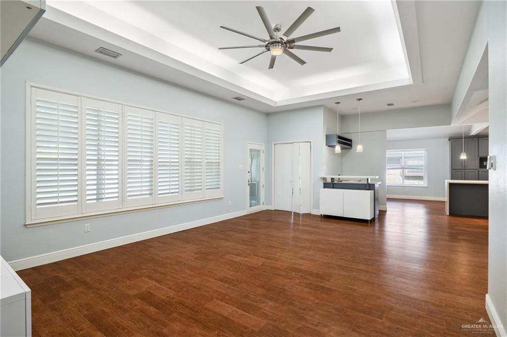 208 E Lark Avenue, McAllen, Texas image 3