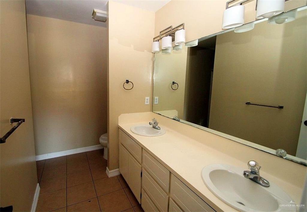 333 Forest Hills Drive #2, Weslaco, Texas image 4
