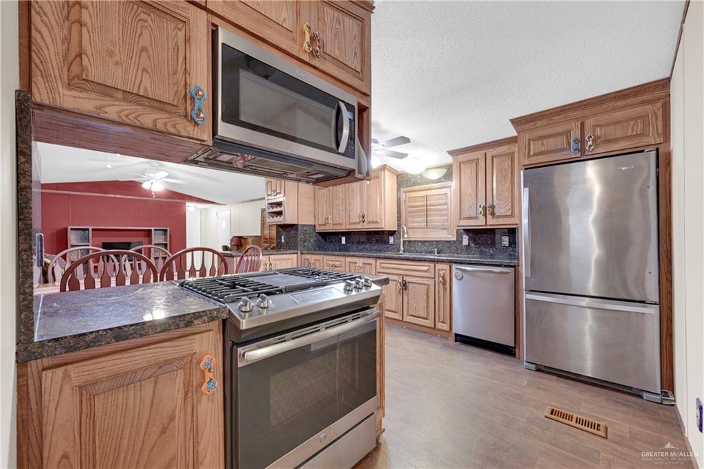 113 Chuck Wagon Drive, Mission, Texas image 5