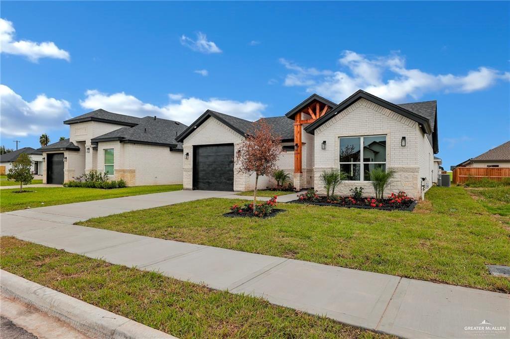 6104 N Playa Del Sol Street, Edinburg, Texas image 2