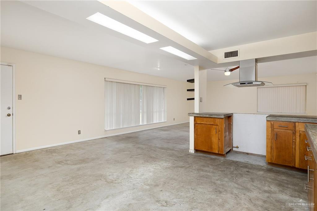 904 W 8th Street, Weslaco, Texas image 5