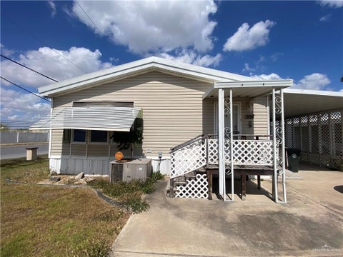 Mobile Home For Sale - 501 E First Street<br/> La Feria, TX 78559