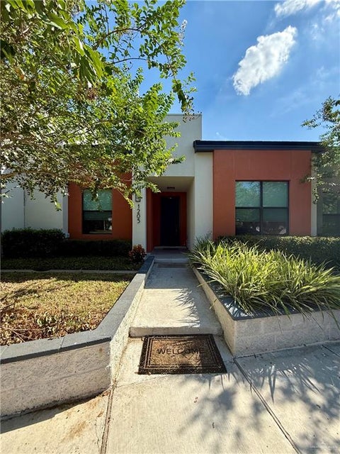 Townhouse For Rent - 1205 Ozark Avenue<br/> Hidalgo County, McAllen, TX 78504