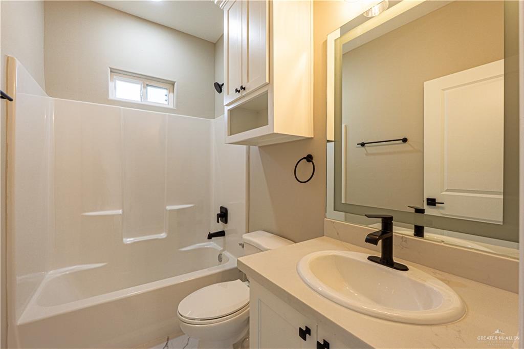 8813 Swan Lake Drive, Harlingen, Texas image 14