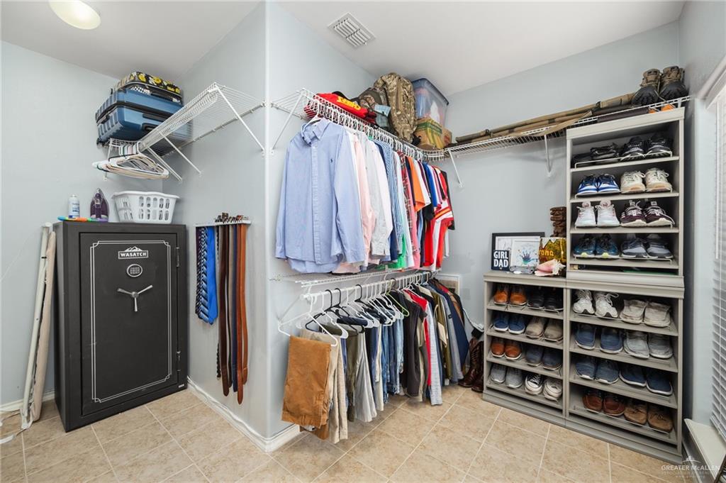 Mission, Texas 78574, United States, 4 Bedrooms Bedrooms, ,3 BathroomsBathrooms,Residential,Pending,58245