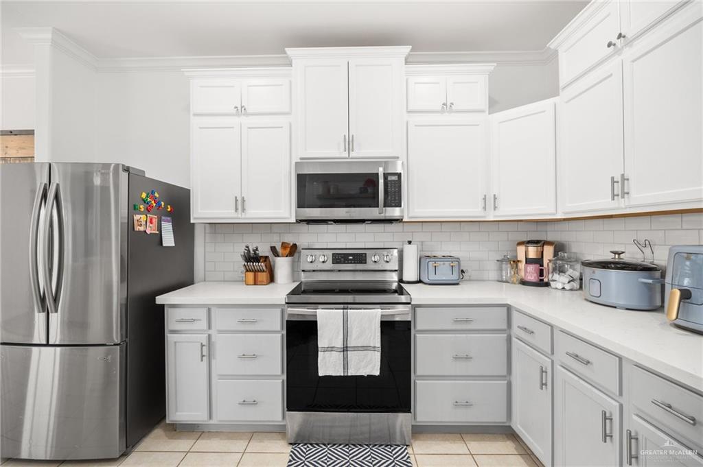 Mission, Texas 78574, United States, 4 Bedrooms Bedrooms, ,3 BathroomsBathrooms,Residential,Pending,58245