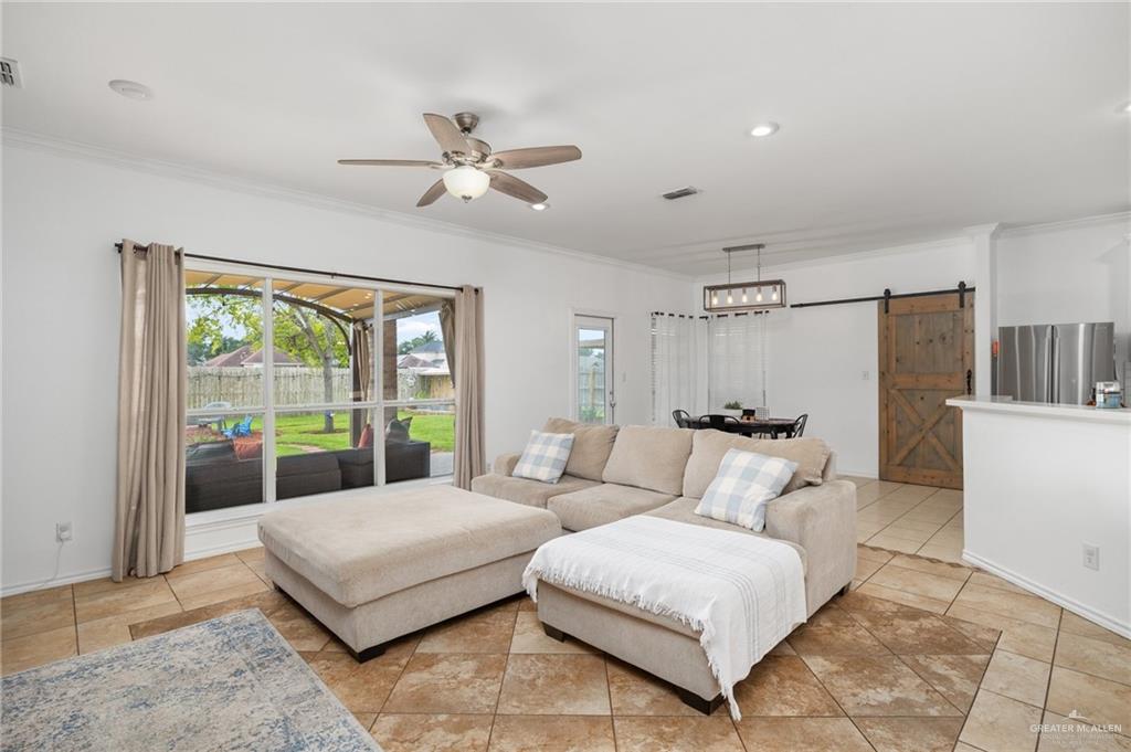 Mission, Texas 78574, United States, 4 Bedrooms Bedrooms, ,3 BathroomsBathrooms,Residential,Pending,58245