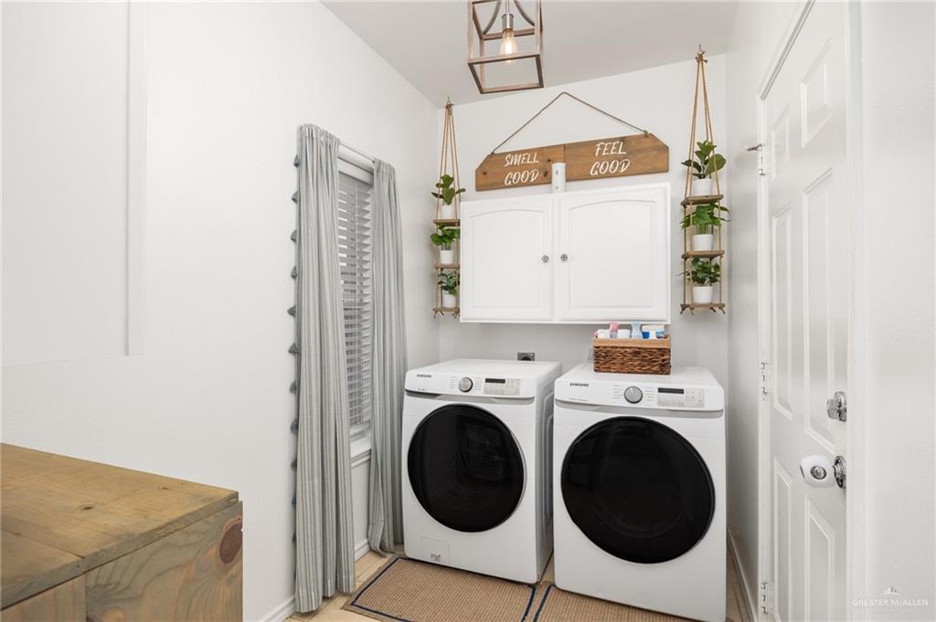 Mission, Texas 78574, United States, 4 Bedrooms Bedrooms, ,3 BathroomsBathrooms,Residential,Pending,58245