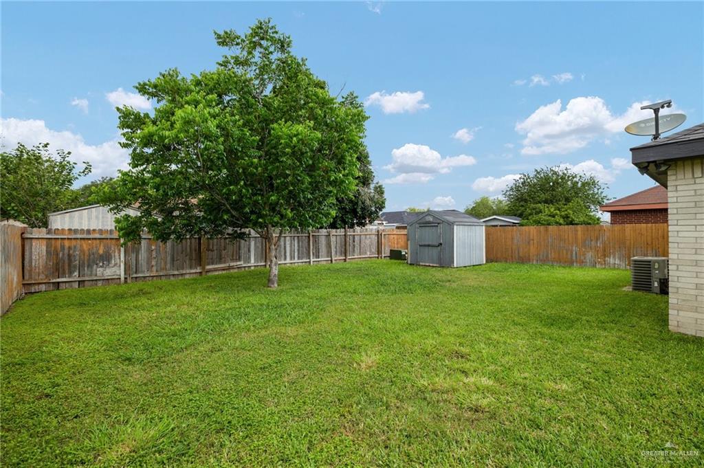 9211 N 29th Lane, McAllen, Texas image 10