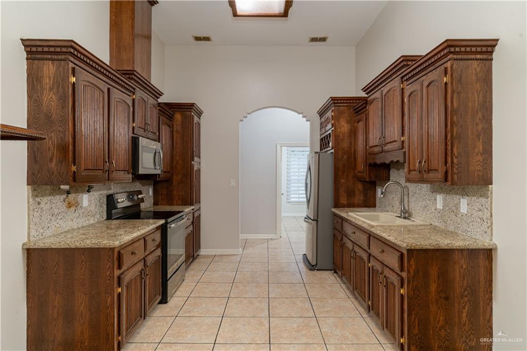 1711 Esperanza Avenue, Hidalgo, Texas image 6