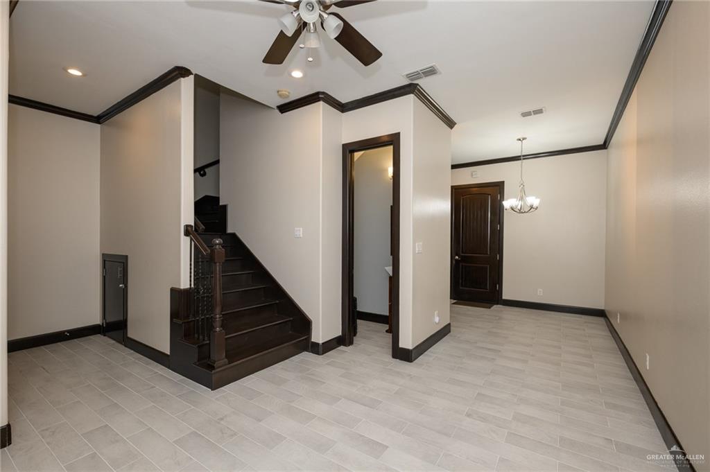 217 Robin Avenue, McAllen, Texas image 8