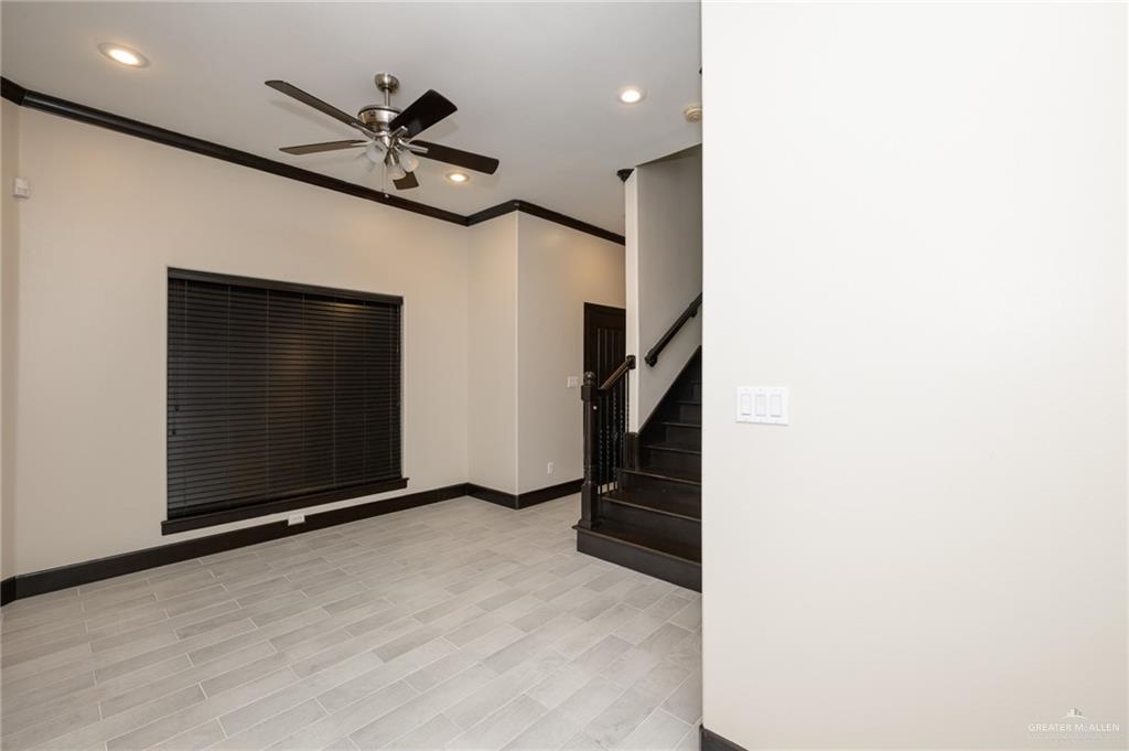 217 Robin Avenue, McAllen, Texas image 9