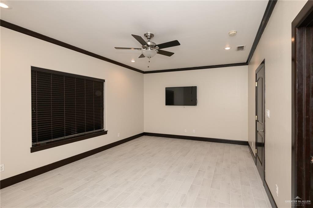 217 Robin Avenue, McAllen, Texas image 22