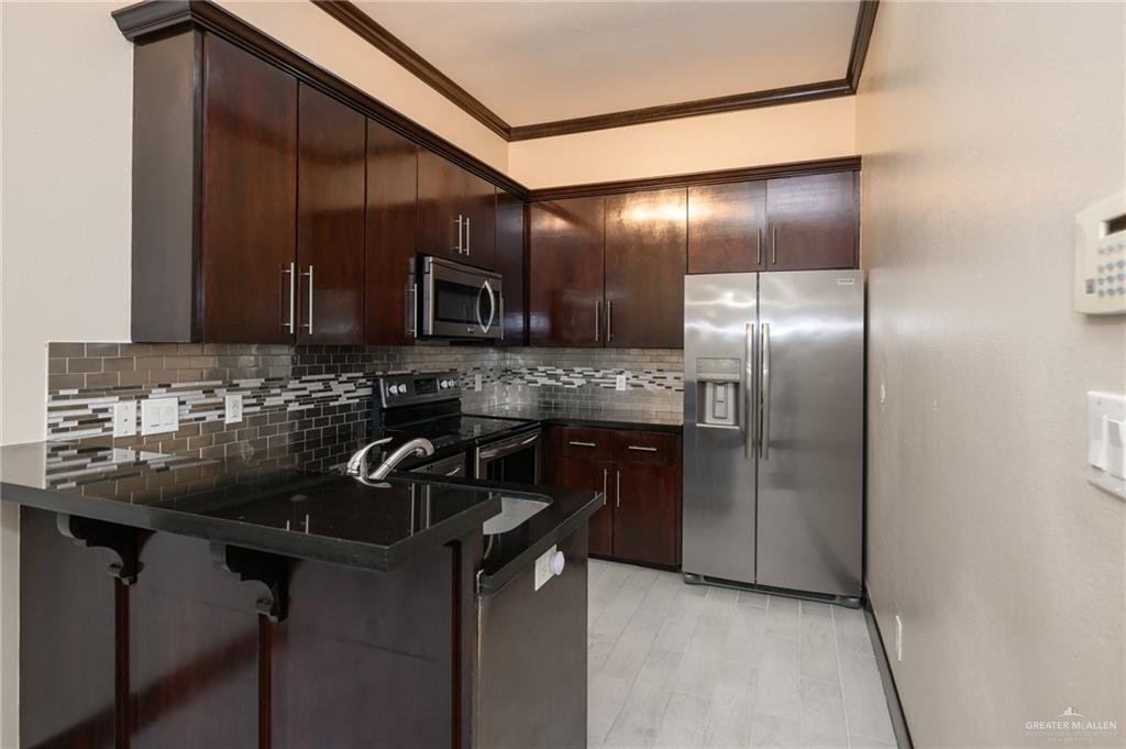 217 Robin Avenue, McAllen, Texas image 4