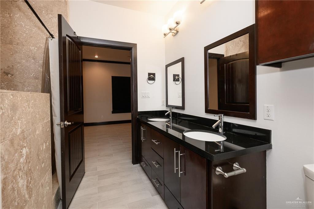 217 Robin Avenue, McAllen, Texas image 26