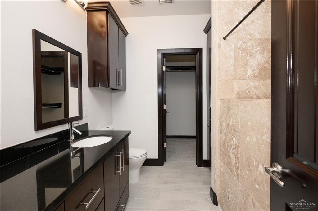 217 Robin Avenue, McAllen, Texas image 24