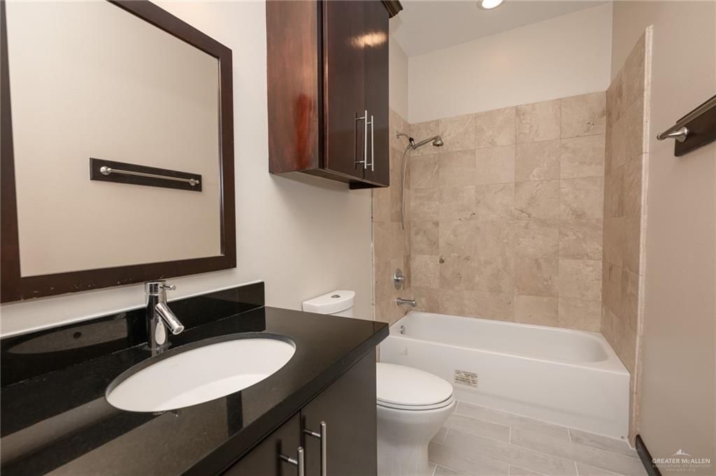 217 Robin Avenue, McAllen, Texas image 18