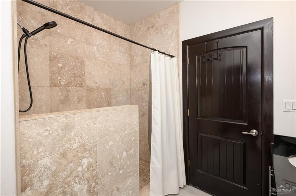 217 Robin Avenue, McAllen, Texas image 27