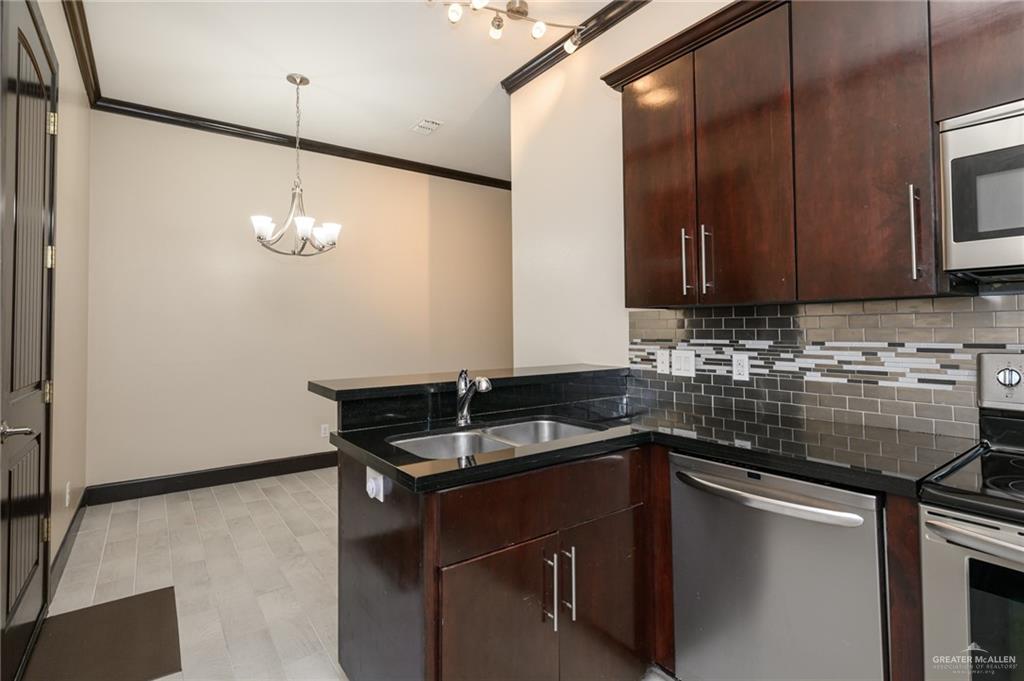 217 Robin Avenue, McAllen, Texas image 5