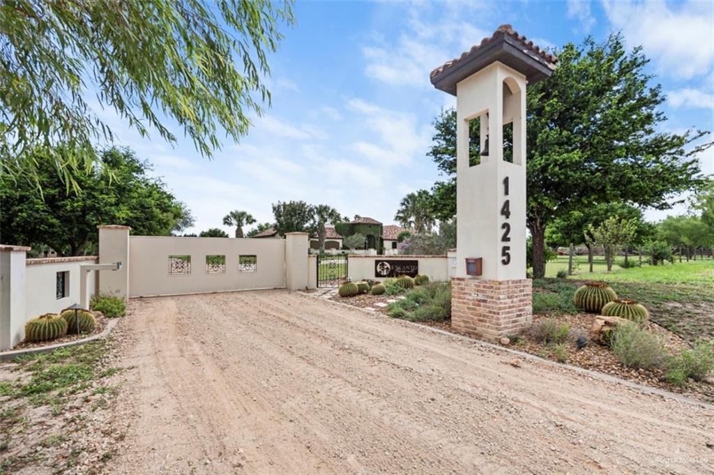 1425 Encanto Service Road