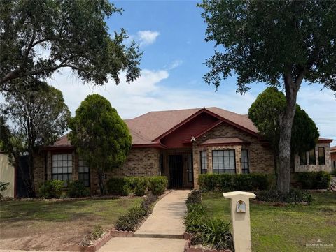 Apartment For Sale - 7112 N 14th Lane<br/> McAllen, TX 78504
