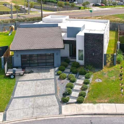 Homes For Sale - 2520 Colvin Avenue<br/> Hidalgo County, Edinburg, TX 78539