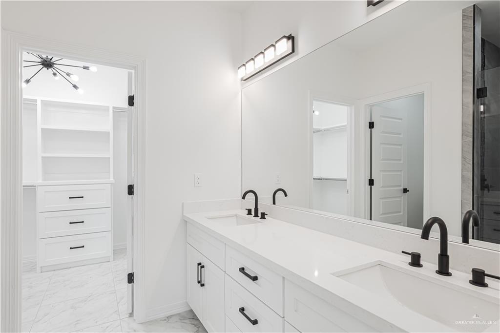 4567 River Oak Circle, Brownsville, Texas image 11