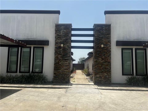 Apartment For Rent - 208 Teak Drive #1<br/> Edinburg, TX 78541