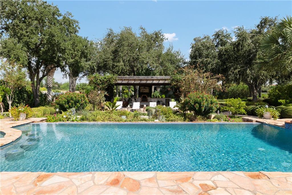 Picture for the property 482538, 4 beds, 6 baths